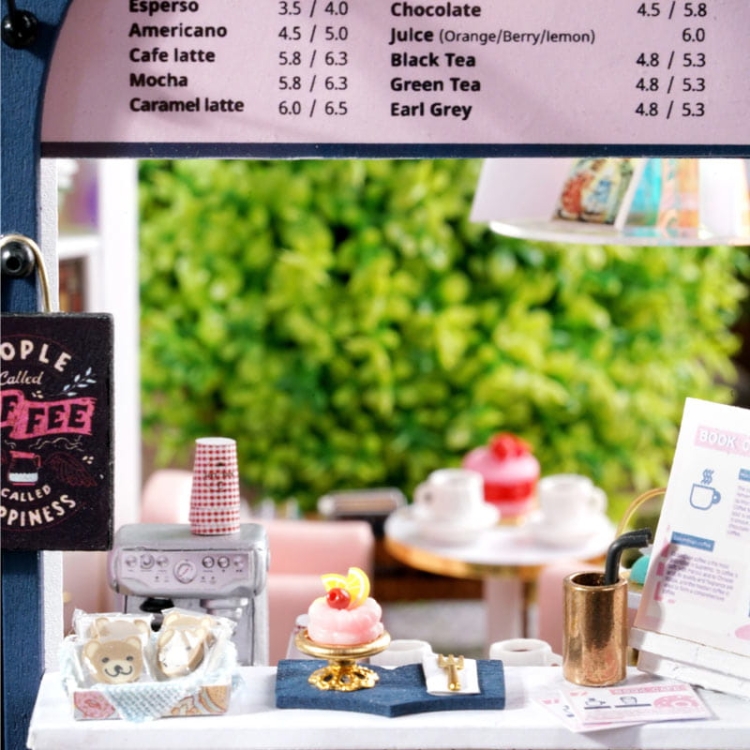 Miniaturowy domek - Książka przy kawie