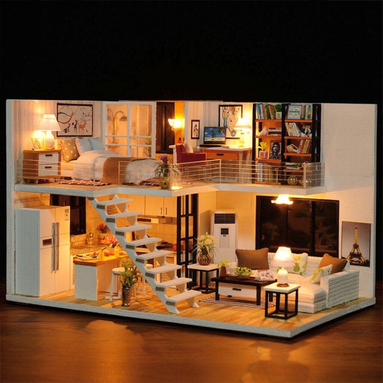 Miniaturowy domek -Zachód słońca w Alpach