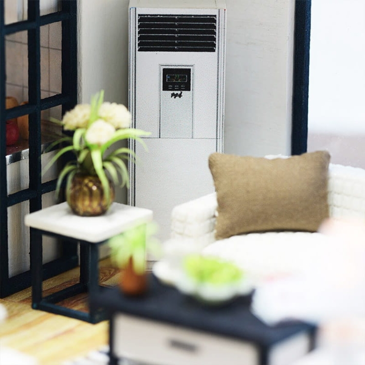 Miniaturowy domek -Zachód słońca w Alpach