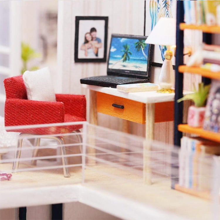 Miniaturowy domek -Zachód słońca w Alpach