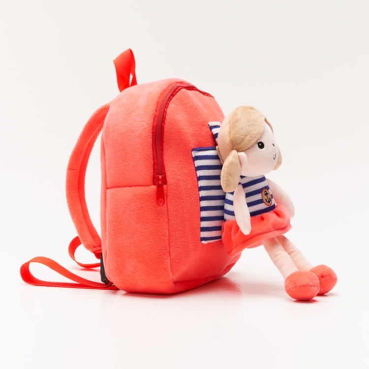 Czerwony plecaczek z odpinaną lalką „Nella”