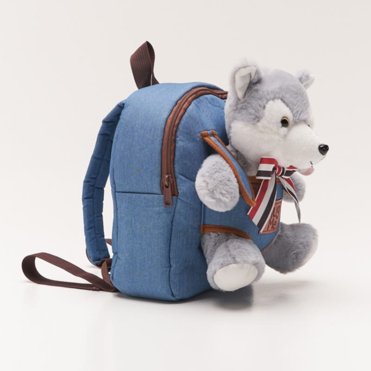 Jeans'owy plecaczek z odpinanym szarym wilczkiem „Wolf puppy”