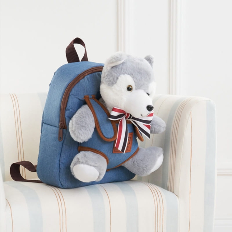 Jeans'owy plecaczek z odpinanym szarym wilczkiem „Wolf puppy”
