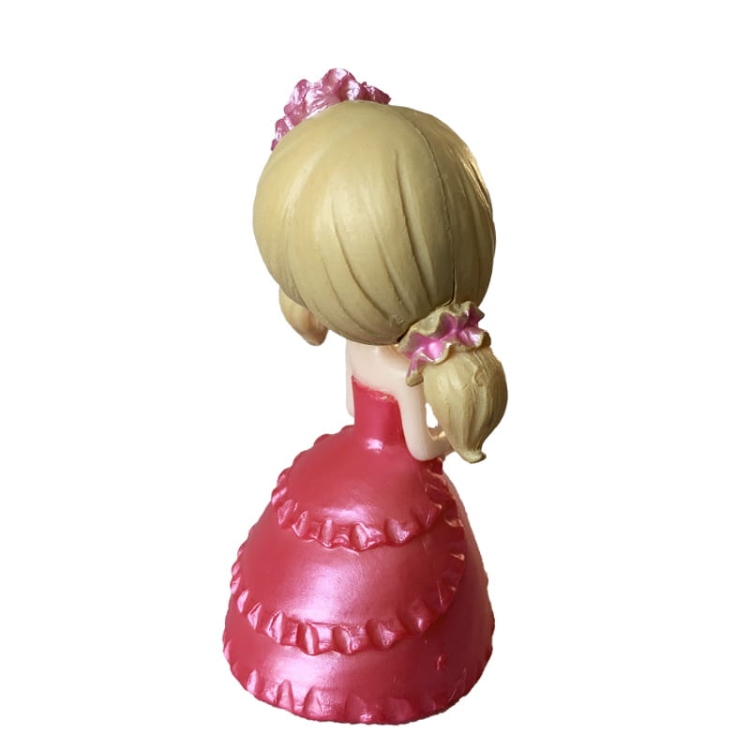 Księżniczka w różowej sukni