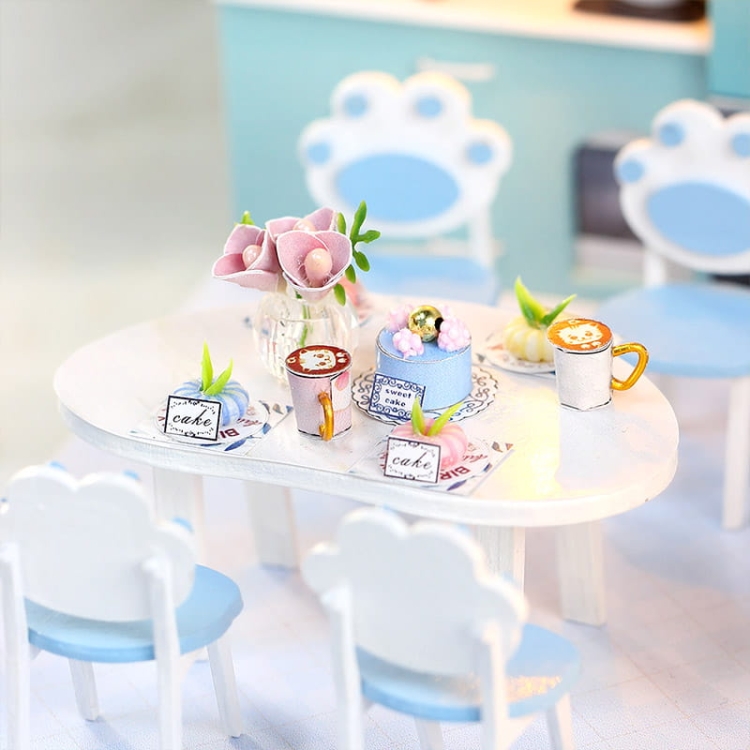 Miniaturowy domek - Błękitne niebo*